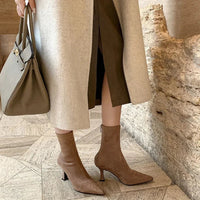 Low kitten heel detail
