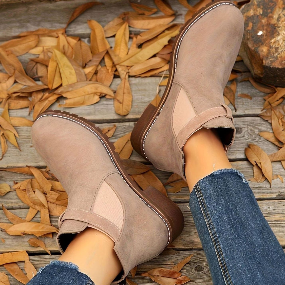 Block heel ankle boots detail