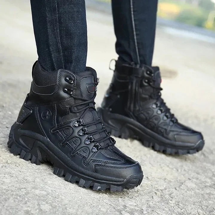 Men's outdoor trail boots lace-up detail