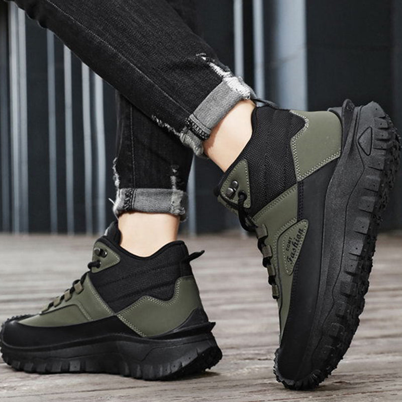 Non-slip outdoor walking boot sole